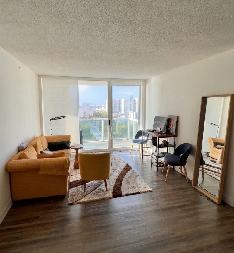 a room in Sunny Isles Beach photo 5