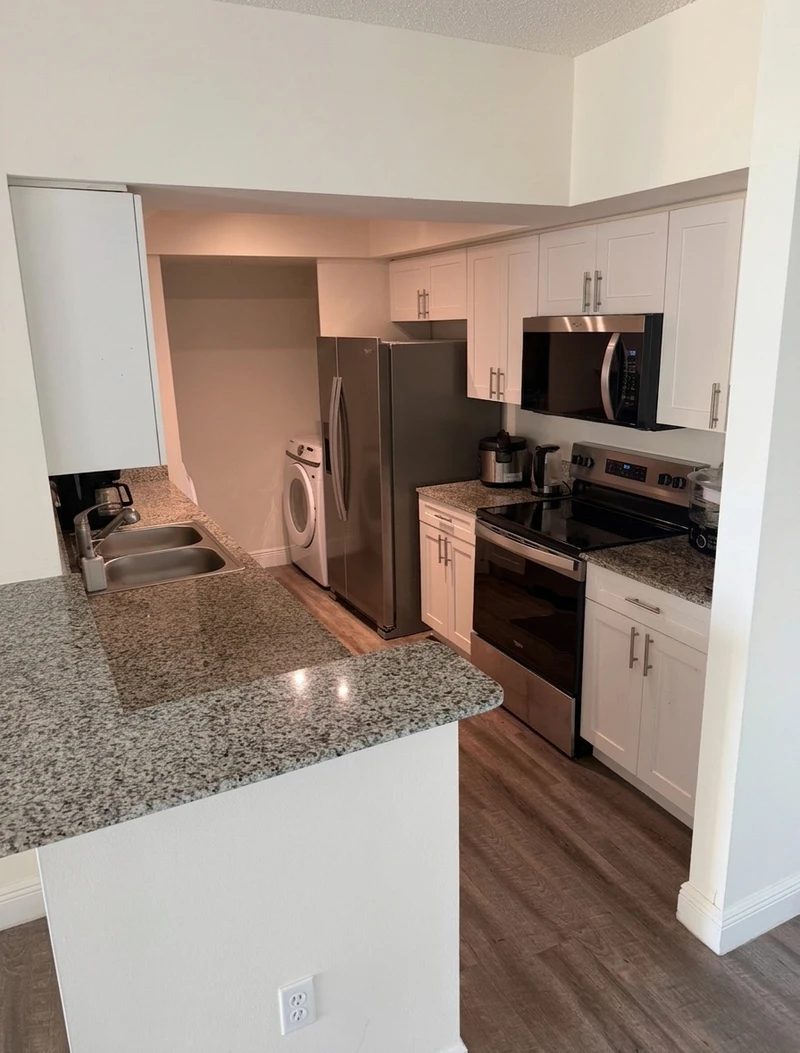 a room in Sunny Isles Beach photo 6