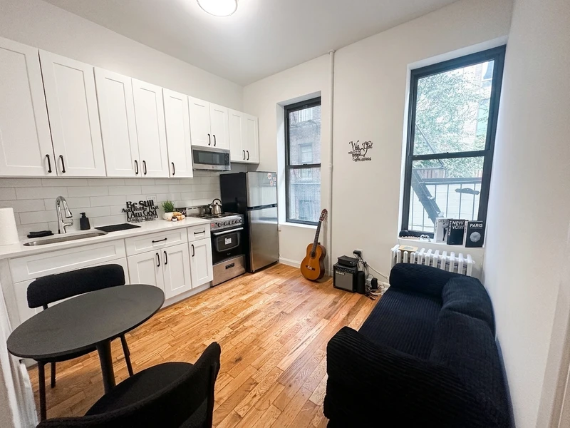 private room in Hell's Kitchen photo 3