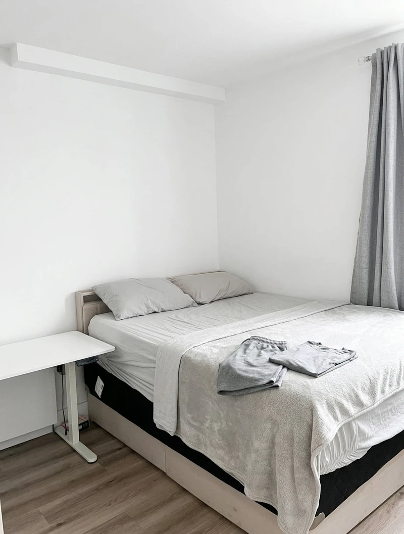 private room in Mott Haven photo 3