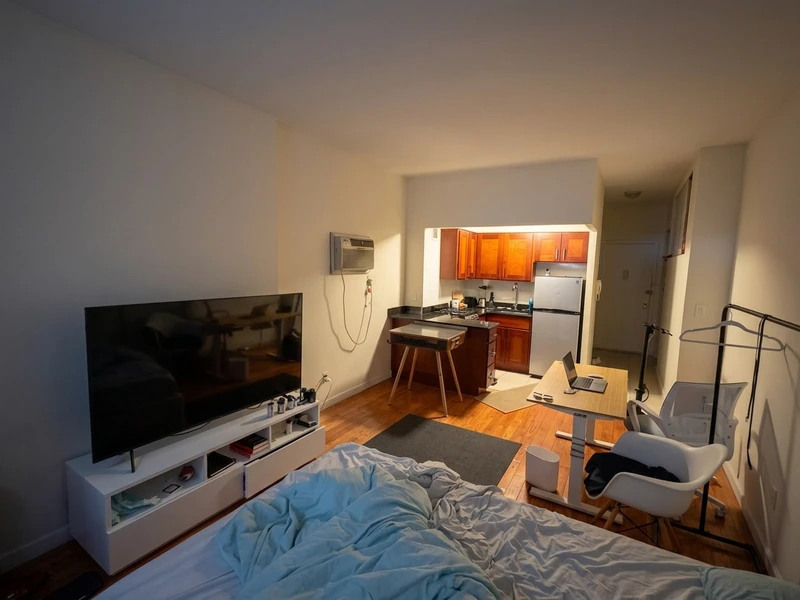 a studio in Koreatown photo 2
