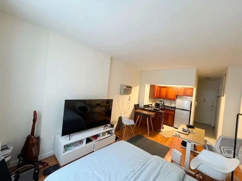 a studio in Koreatown photo 2