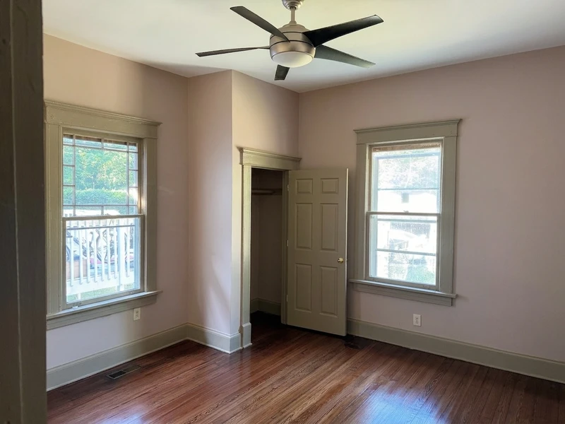 3+ bedroom in West End photo 10
