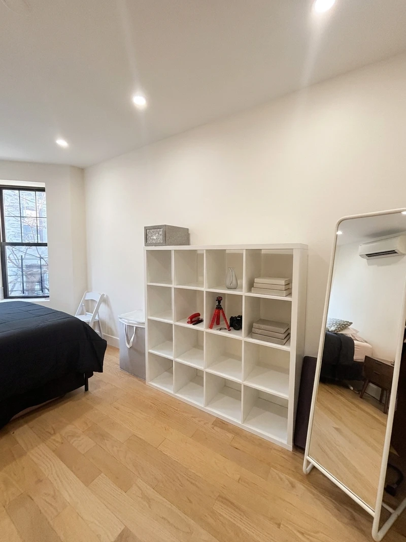 1 bedroom in Crown Heights photo 3