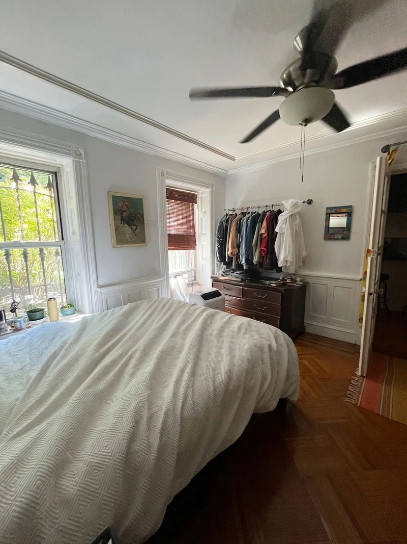 a room in Bedford-Stuyvesant photo 2