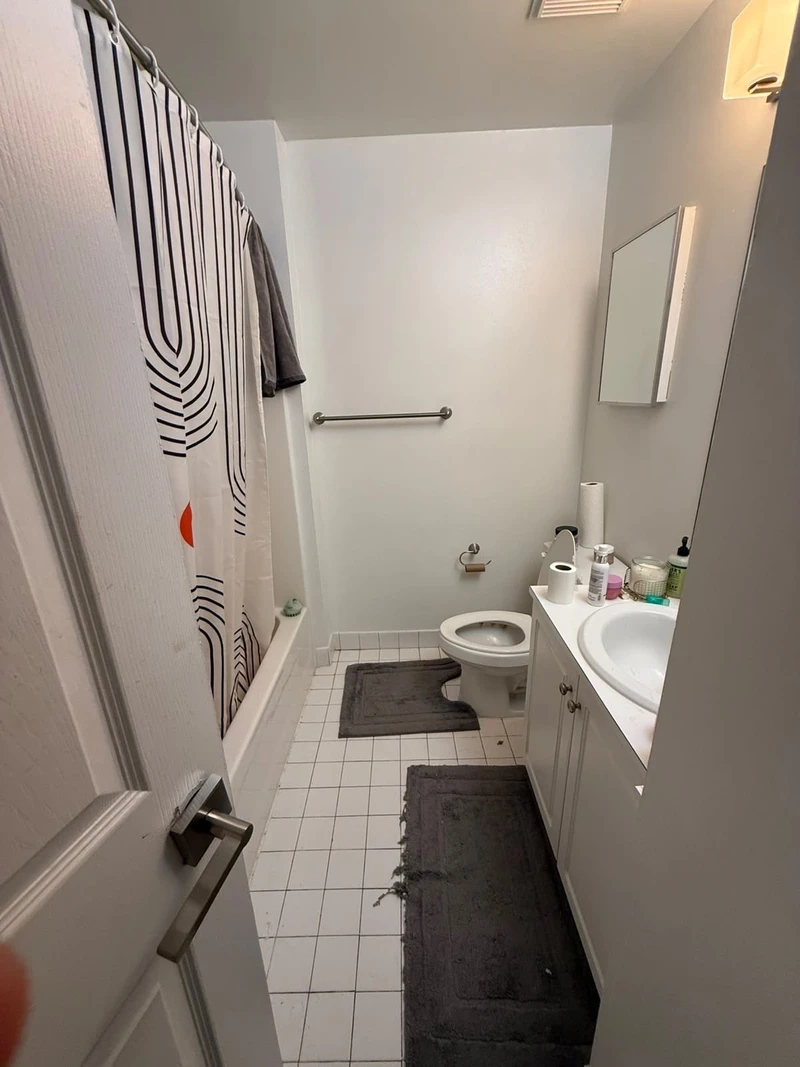 private room in Edgewater photo 3