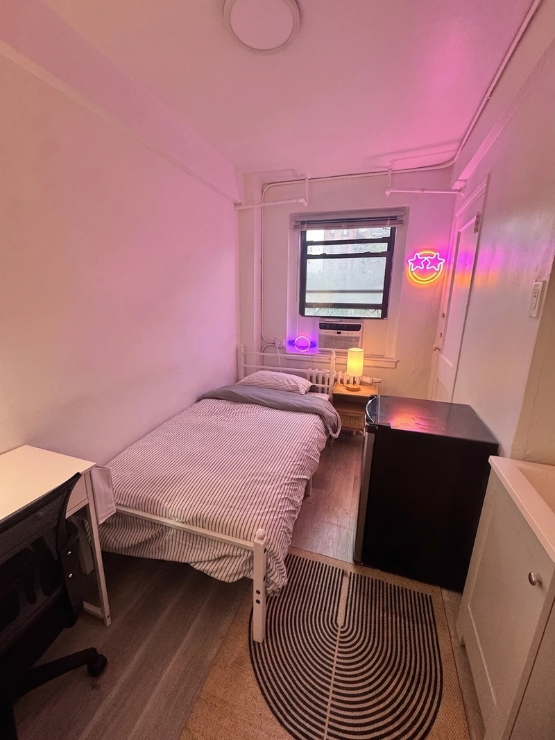 a room in Lincoln Square photo 2