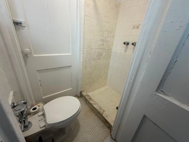private room in Lincoln Square photo 4