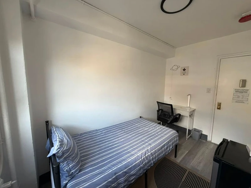 a room in Lincoln Square photo 2
