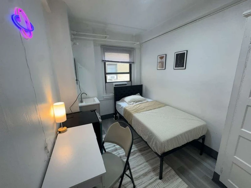 a room in Lincoln Square photo 2