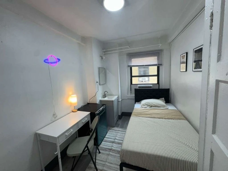 private room in Lincoln Square photo 2