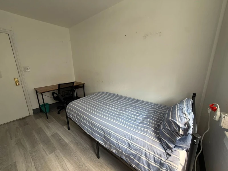 a room in Lincoln Square photo 2
