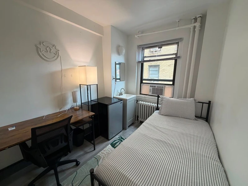 private room in Lincoln Square photo 2