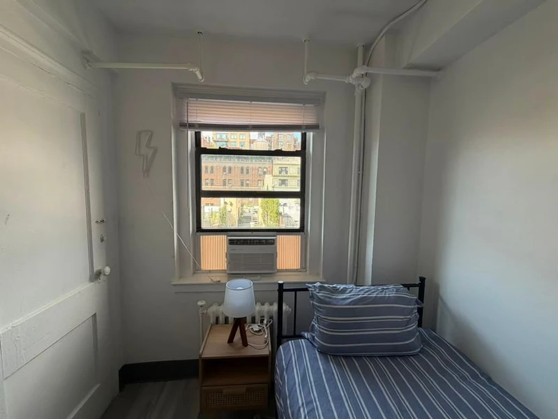 a room in Lincoln Square photo 3