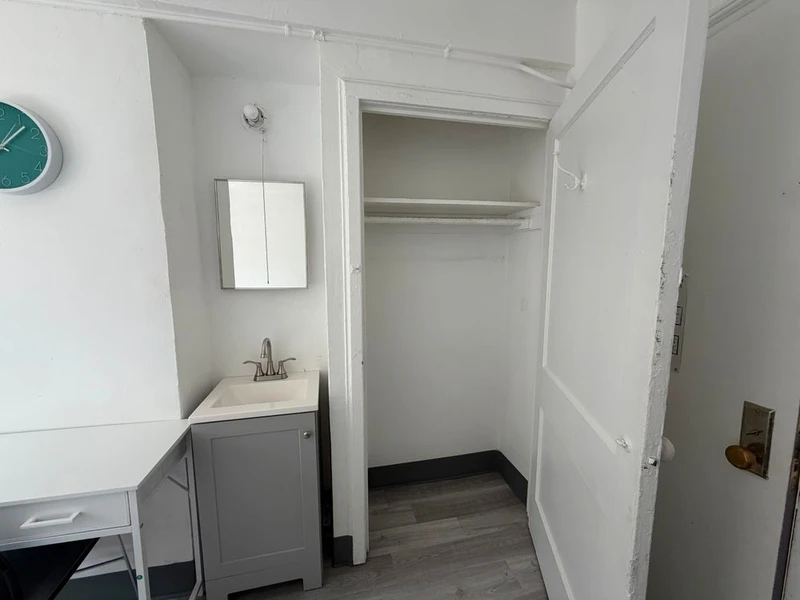 private room in Lincoln Square photo 5