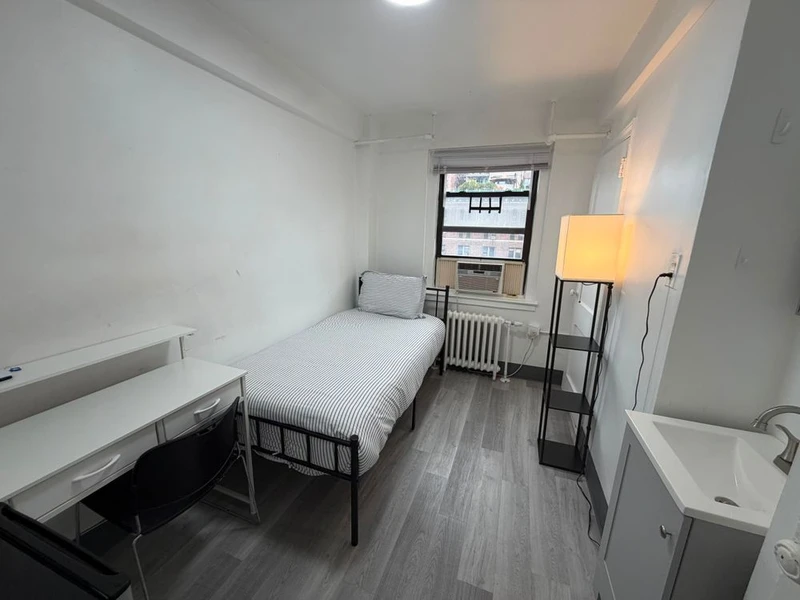 private room in Lincoln Square photo 2