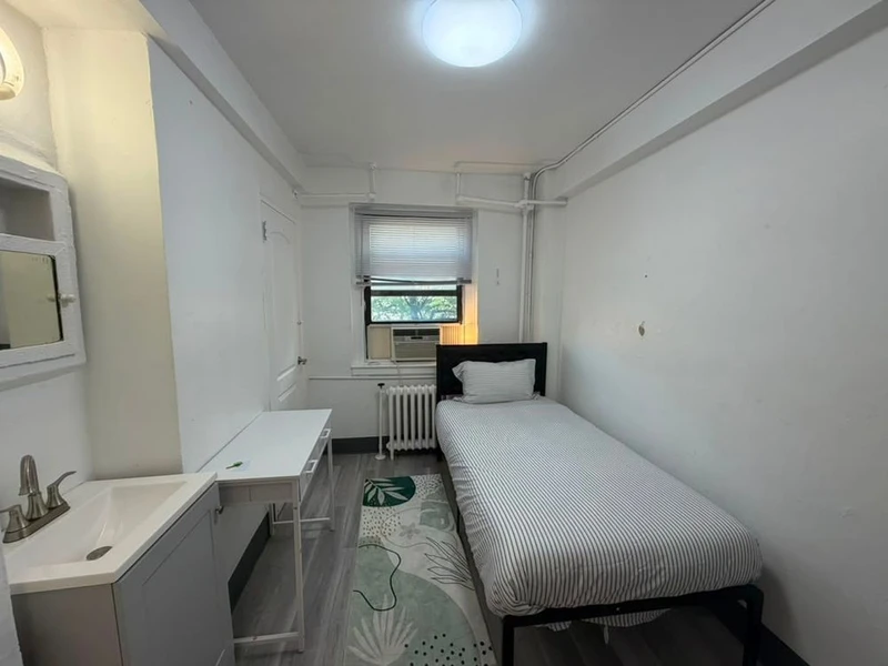 a room in Lincoln Square photo 3
