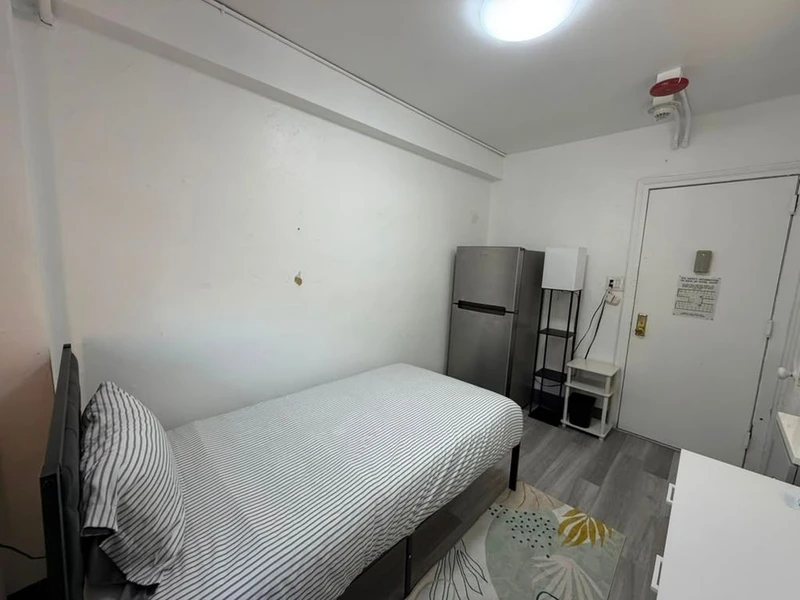 a room in Lincoln Square photo 2
