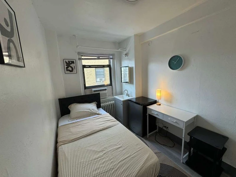 private room in Lincoln Square photo 2