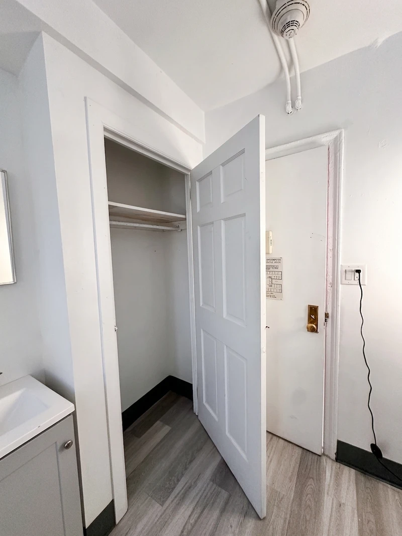 a room in Upper West Side photo 8