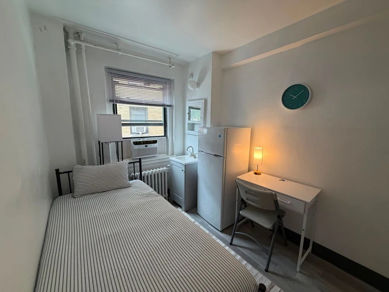 private room in Lincoln Square photo 2