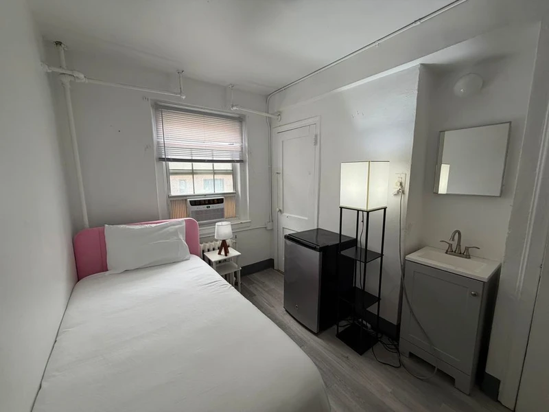 private room in Lincoln Square photo 2