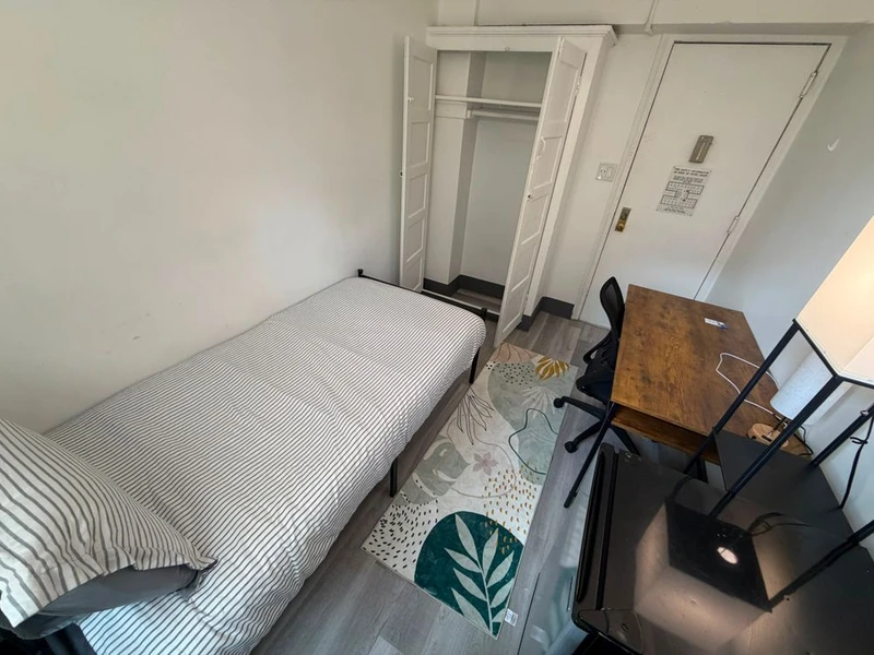 private room in Lincoln Square photo 5