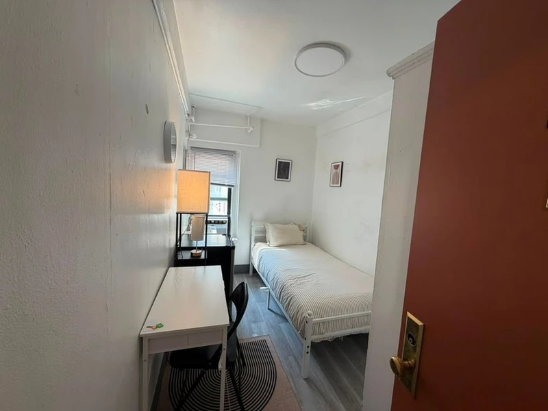 private room in Lincoln Square photo 5