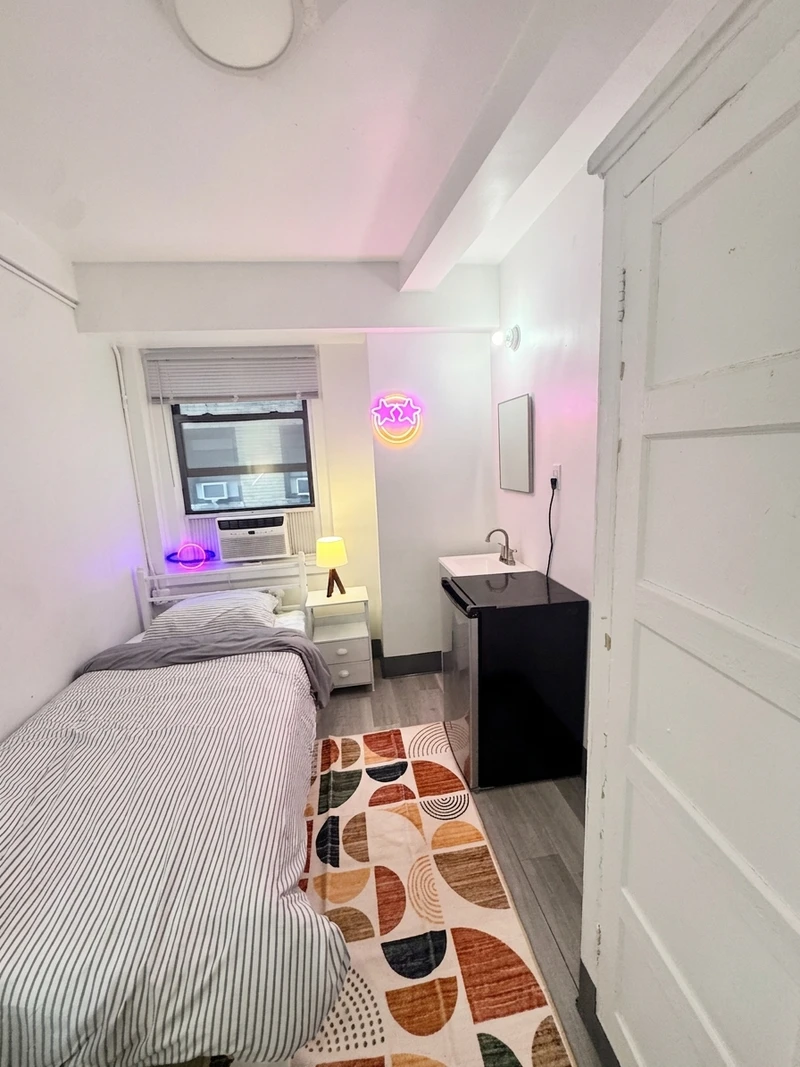 a room in Upper West Side photo 8