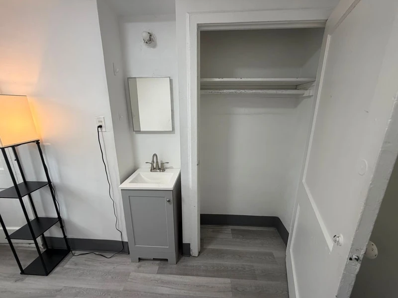 private room in Lincoln Square photo 4
