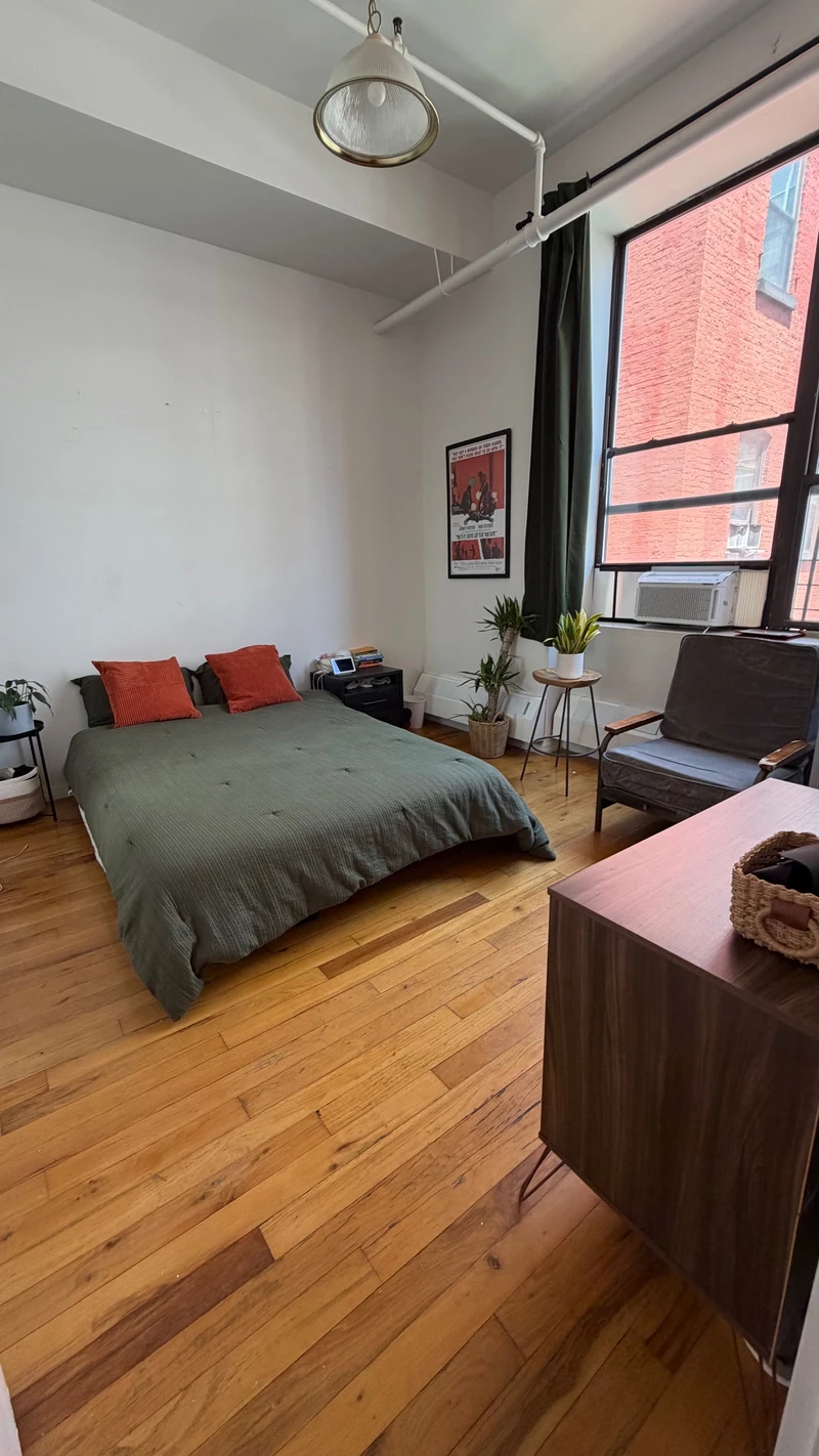 1 bedroom in Bedford-Stuyvesant photo 2