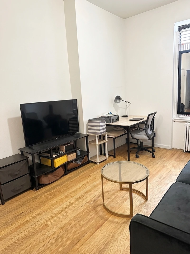 1 bedroom in Upper East Side photo 2