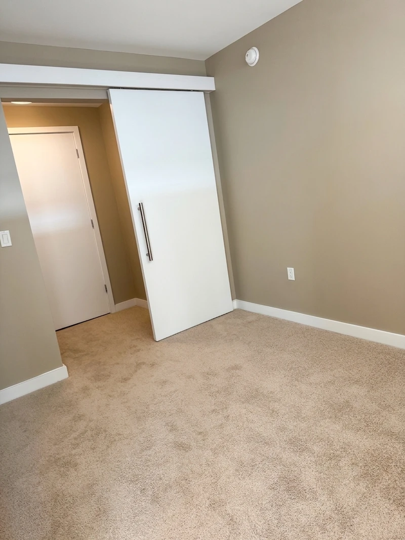 1 bedroom in Northeast Washington photo 3