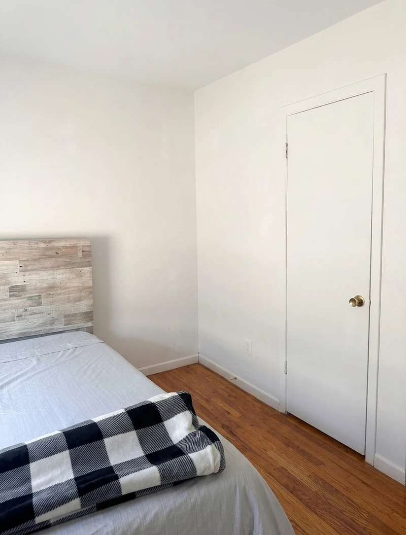 private room in Flushing photo 2