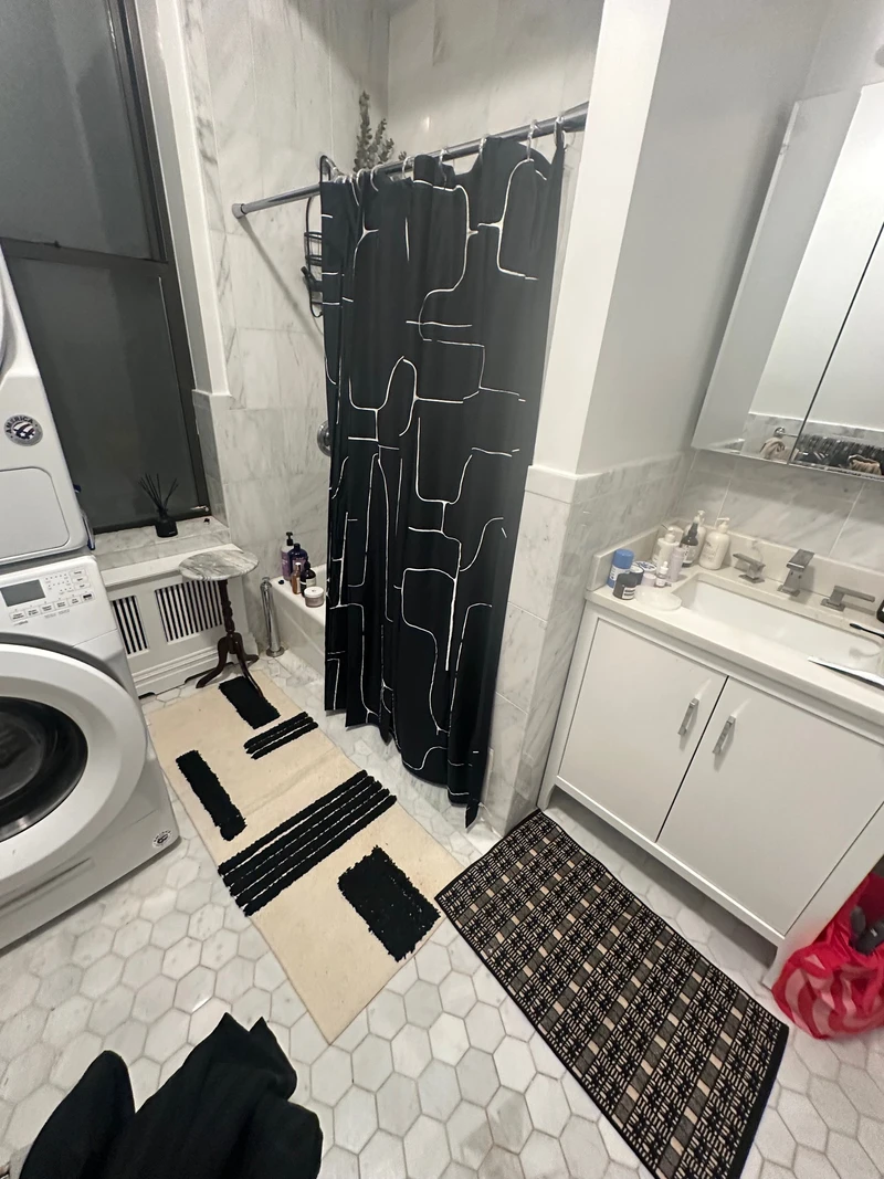 1 bedroom in Lenox Hill photo 3