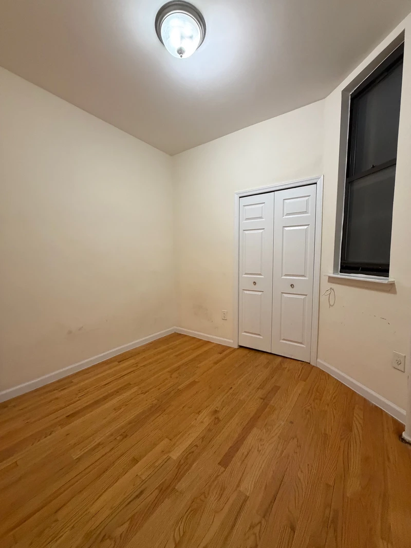 a room in Upper East Side photo 6