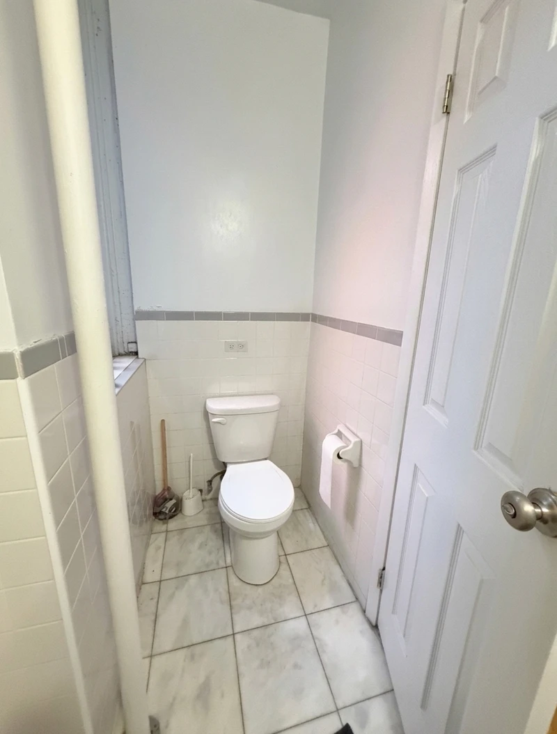 a room in Upper East Side photo 4