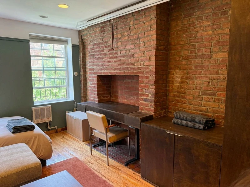 a studio in Lower East Side photo 2