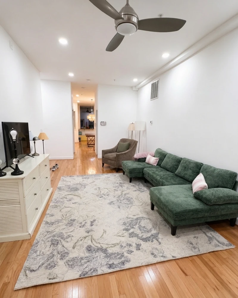 a room in Northwest Washington photo 13
