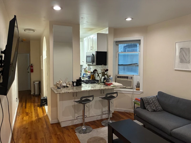 private room in The Heights photo 2