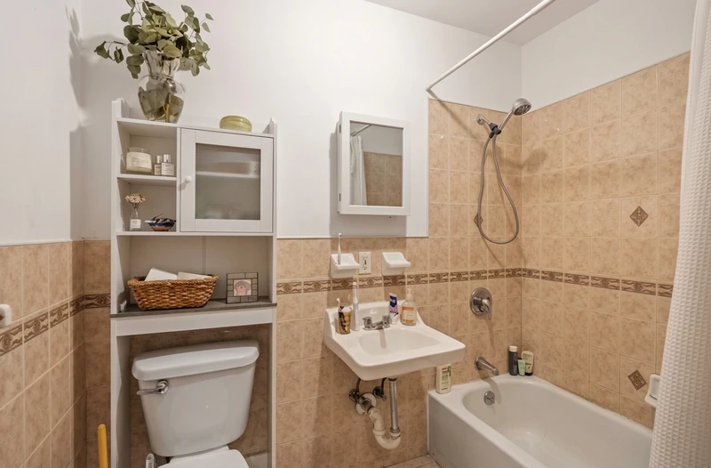 2 bedroom in Clinton Hill photo 5