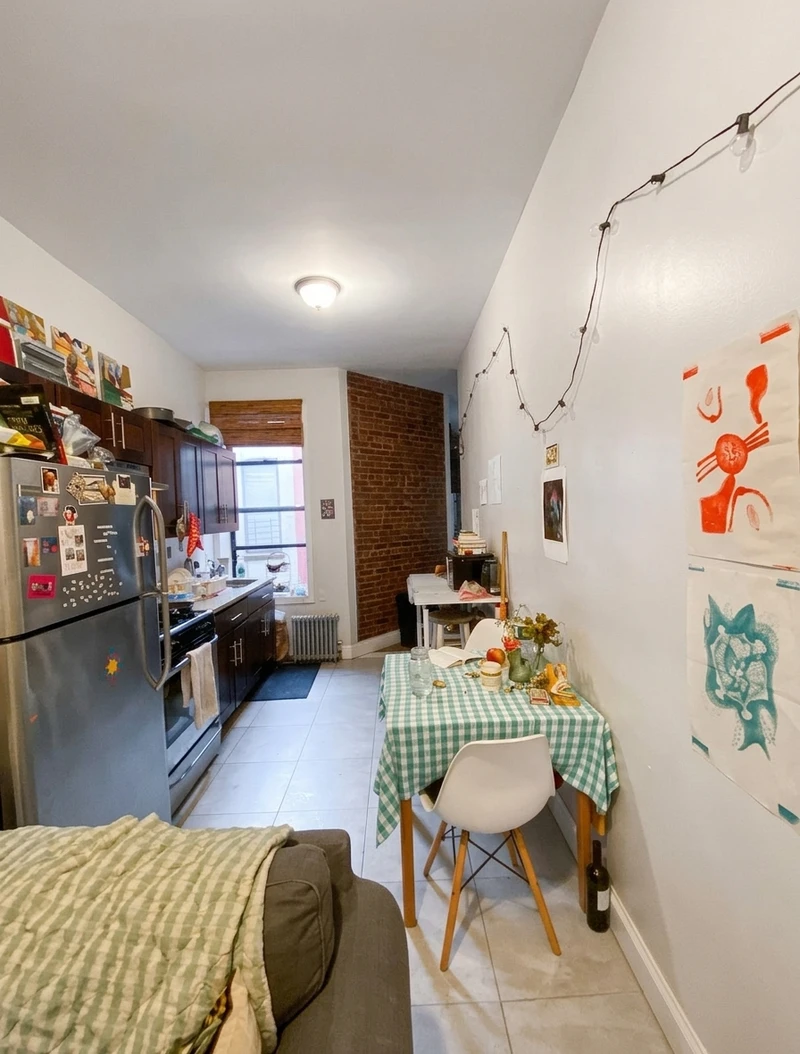 a room in Crown Heights photo 7