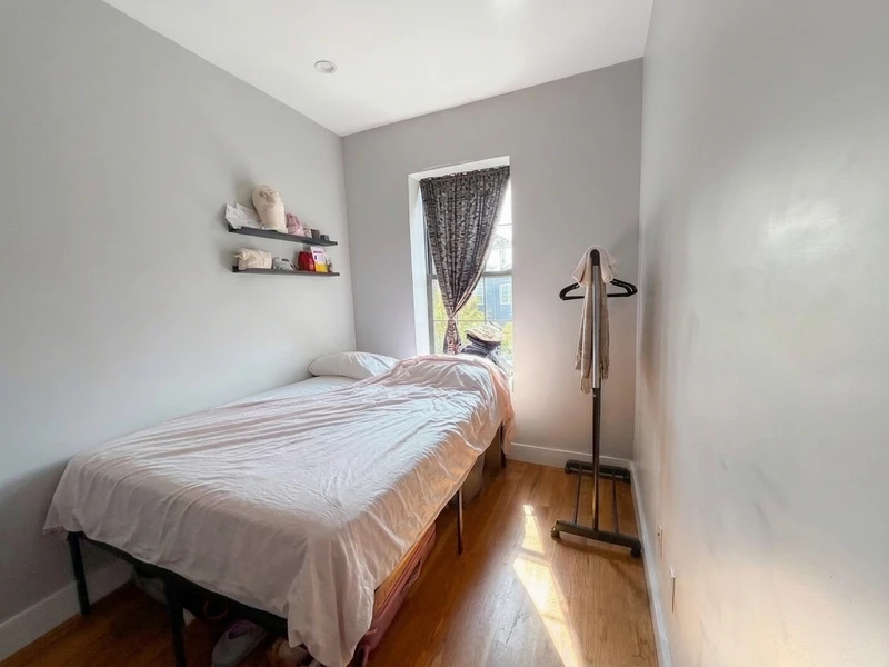 private room in Ocean Hill photo 3