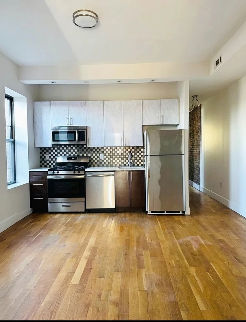 private room in Ocean Hill photo 6