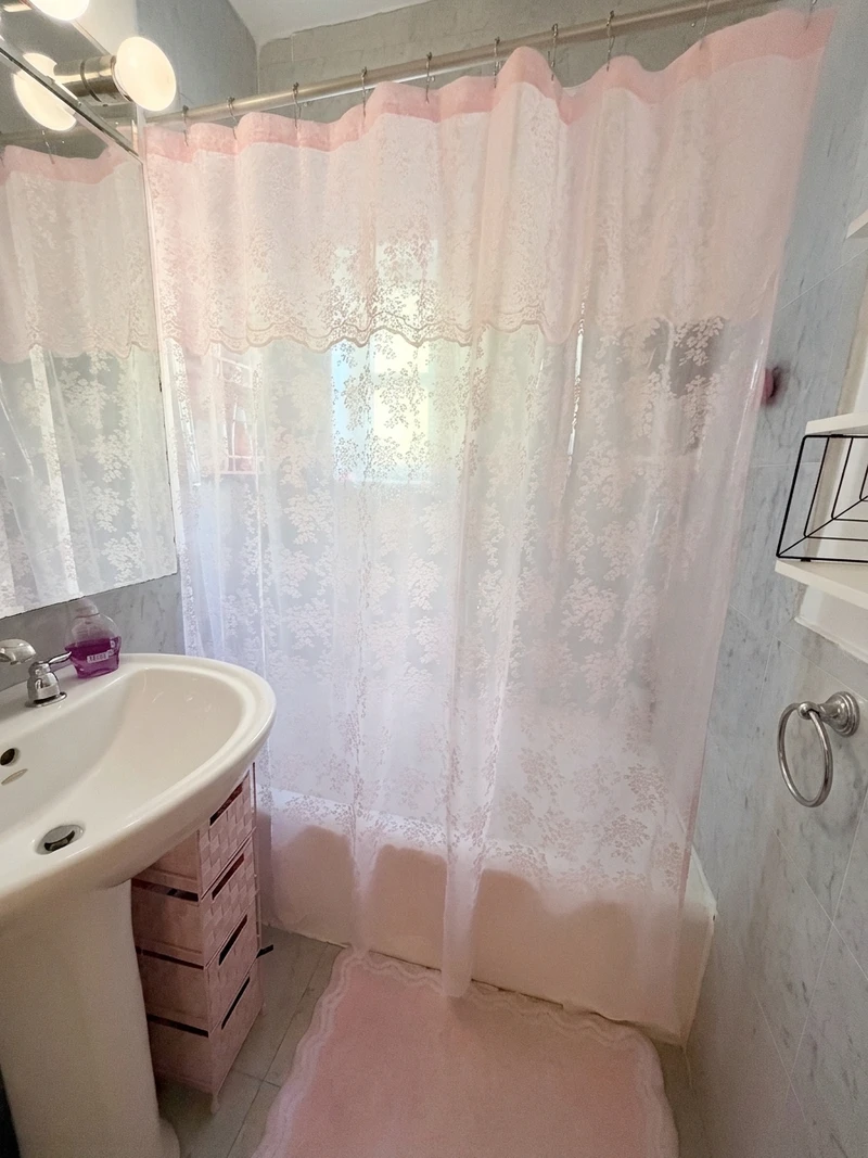 1 bedroom in Jackson Heights photo 8