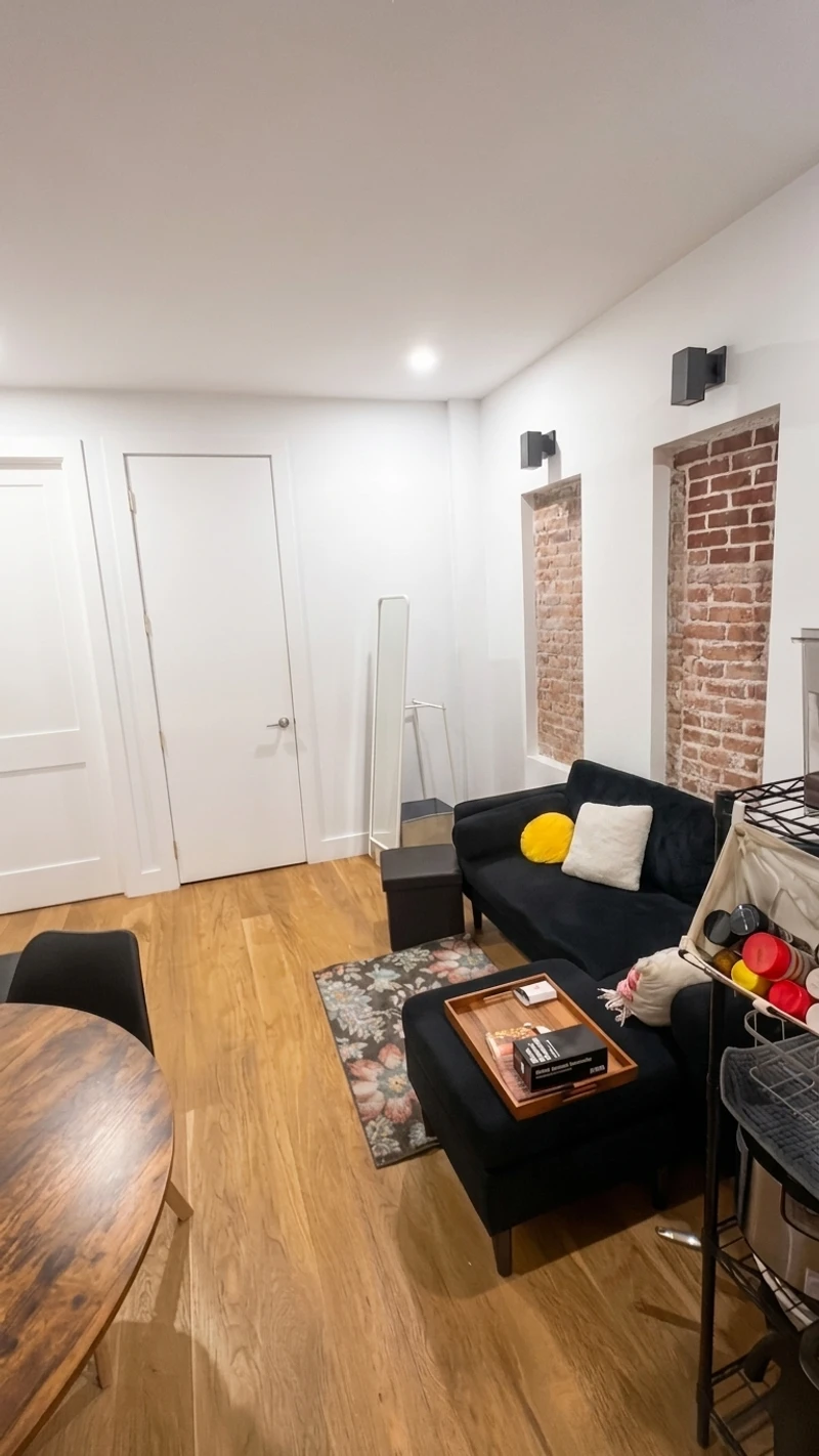 a room in Ridgewood photo 2