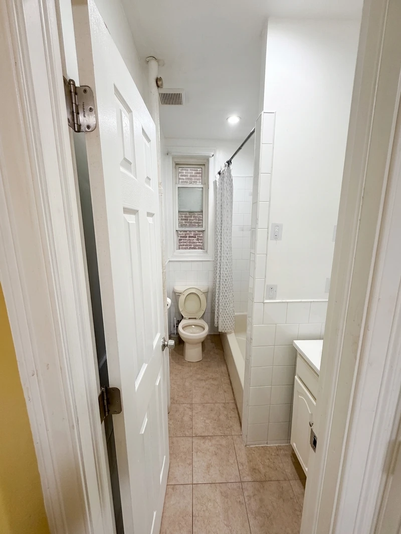 1 bedroom in Canarsie photo 3