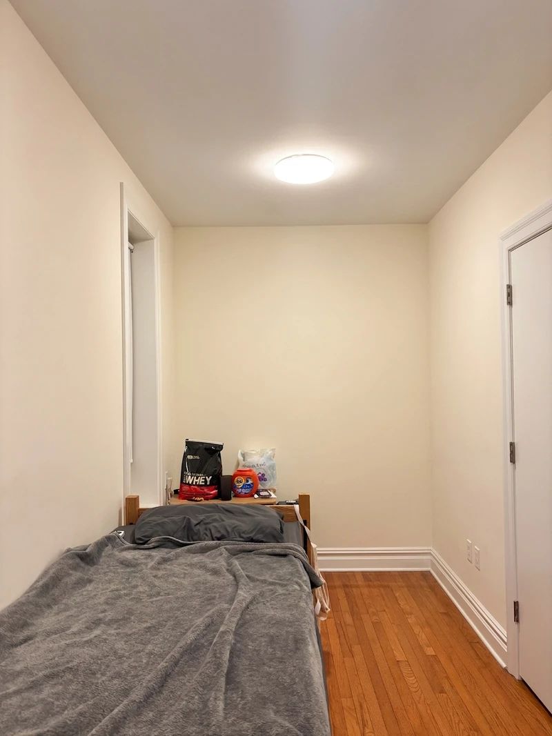 a room in Morningside Heights photo 4