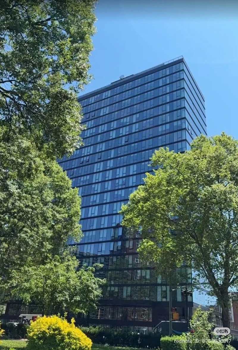 2 bedroom in Rego Park photo 2