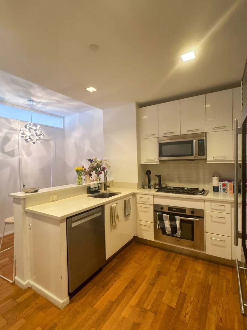 private room in Hell's Kitchen photo 7